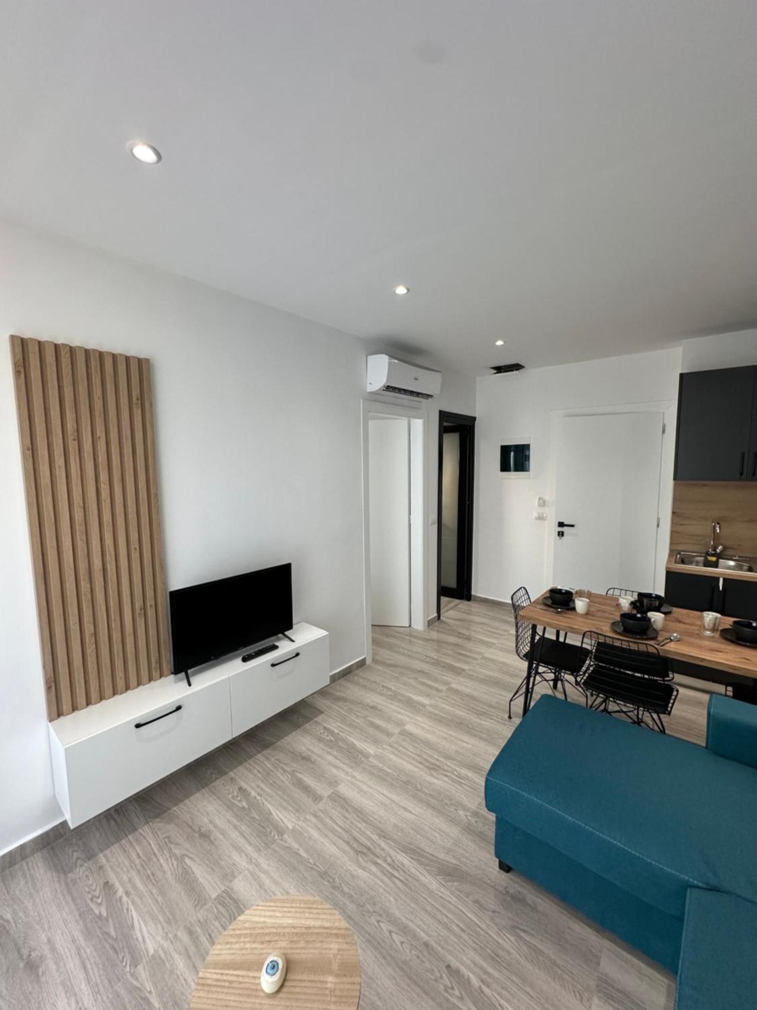 Io'S Apartments Саранда Екстер'єр фото
